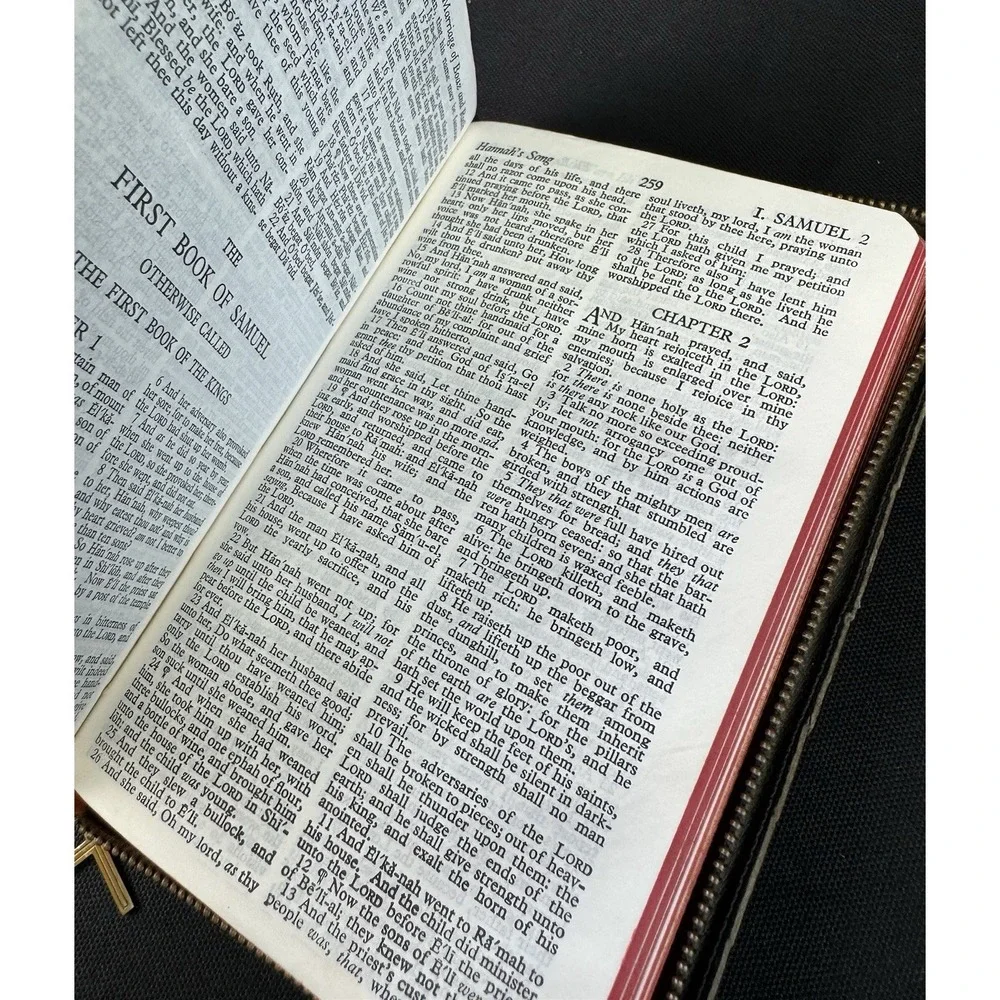 Vintage Holy Bible Black Cover With Zipper 4 1/2